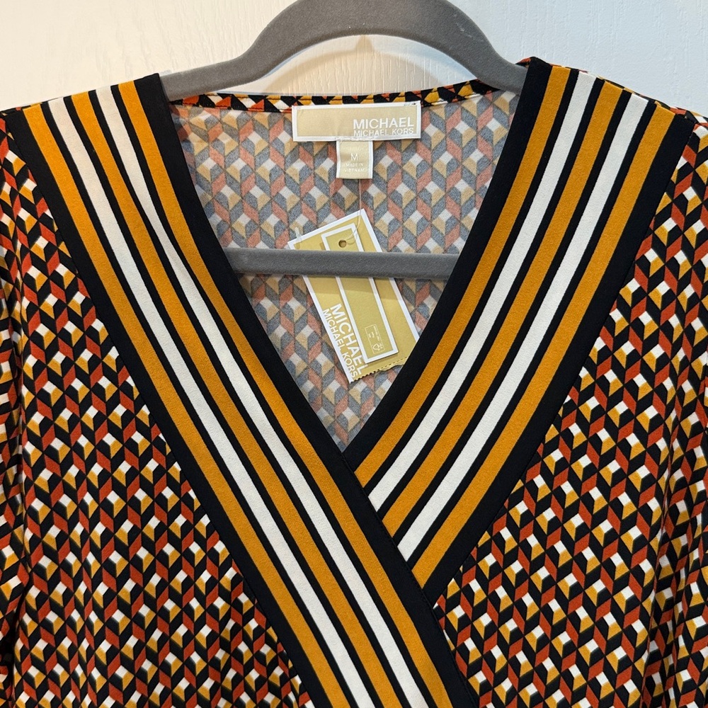 Michael Kors Geometric Top in Gold & Black Cross Neckline Tie Waist Size M NWT - Picture 4 of 5